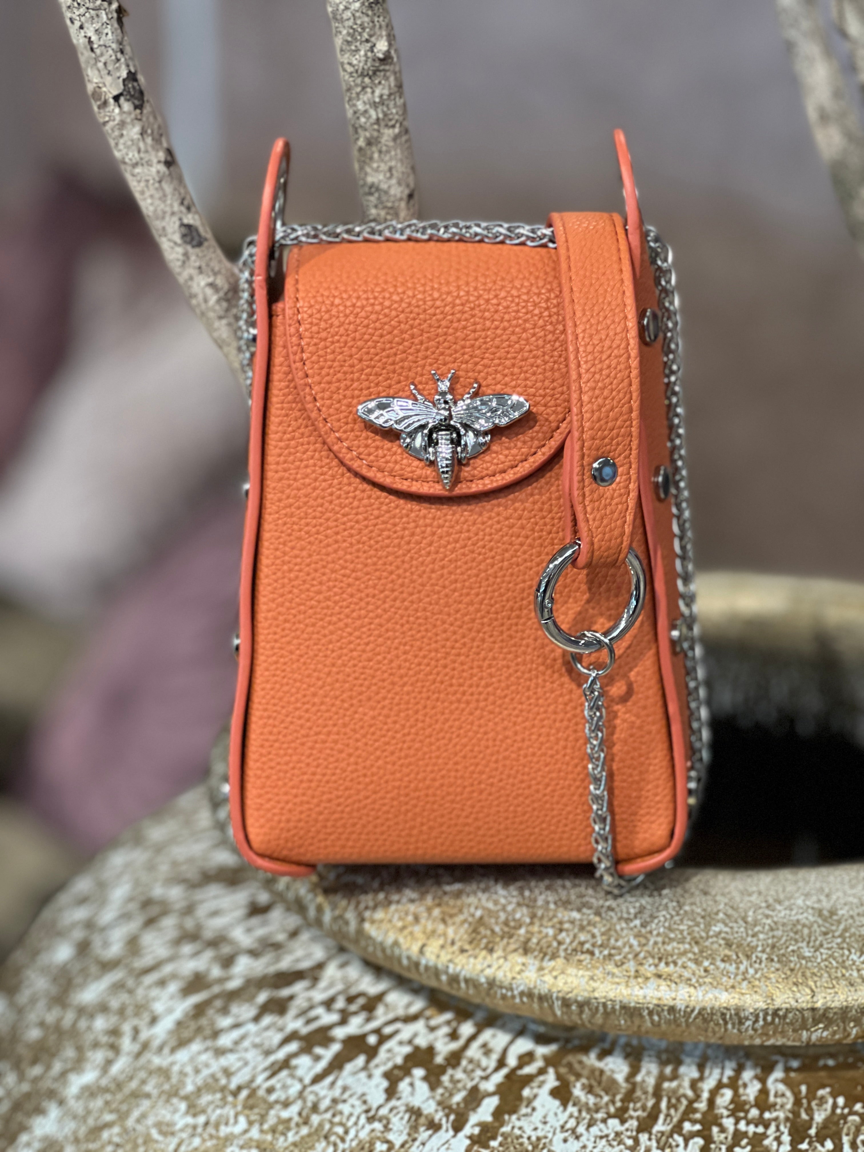 Layla - Cool liten väska med silverkedja och bi-försegling